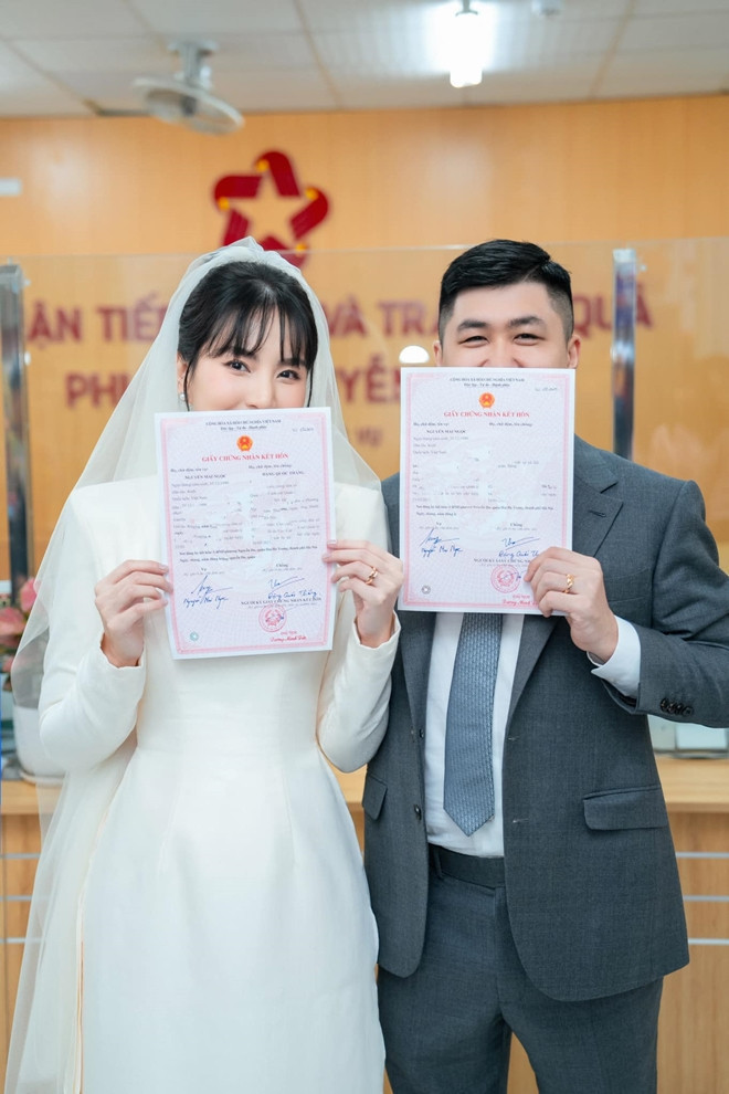 Chồng MC Mai Ngọc bị chụp lén diện mạo thật lộ rõ qua ống kính của vợ