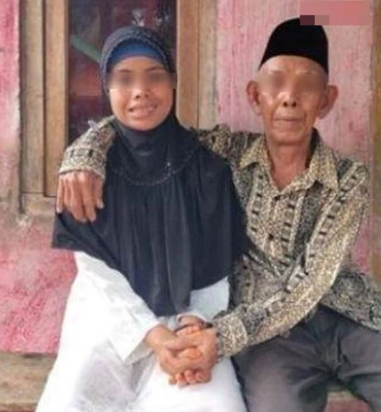 Cô gái 27 tuổi cưới ông lão 73 tuổi, ngỡ ngàng với hoàn cảnh chú rể - Ảnh 2.