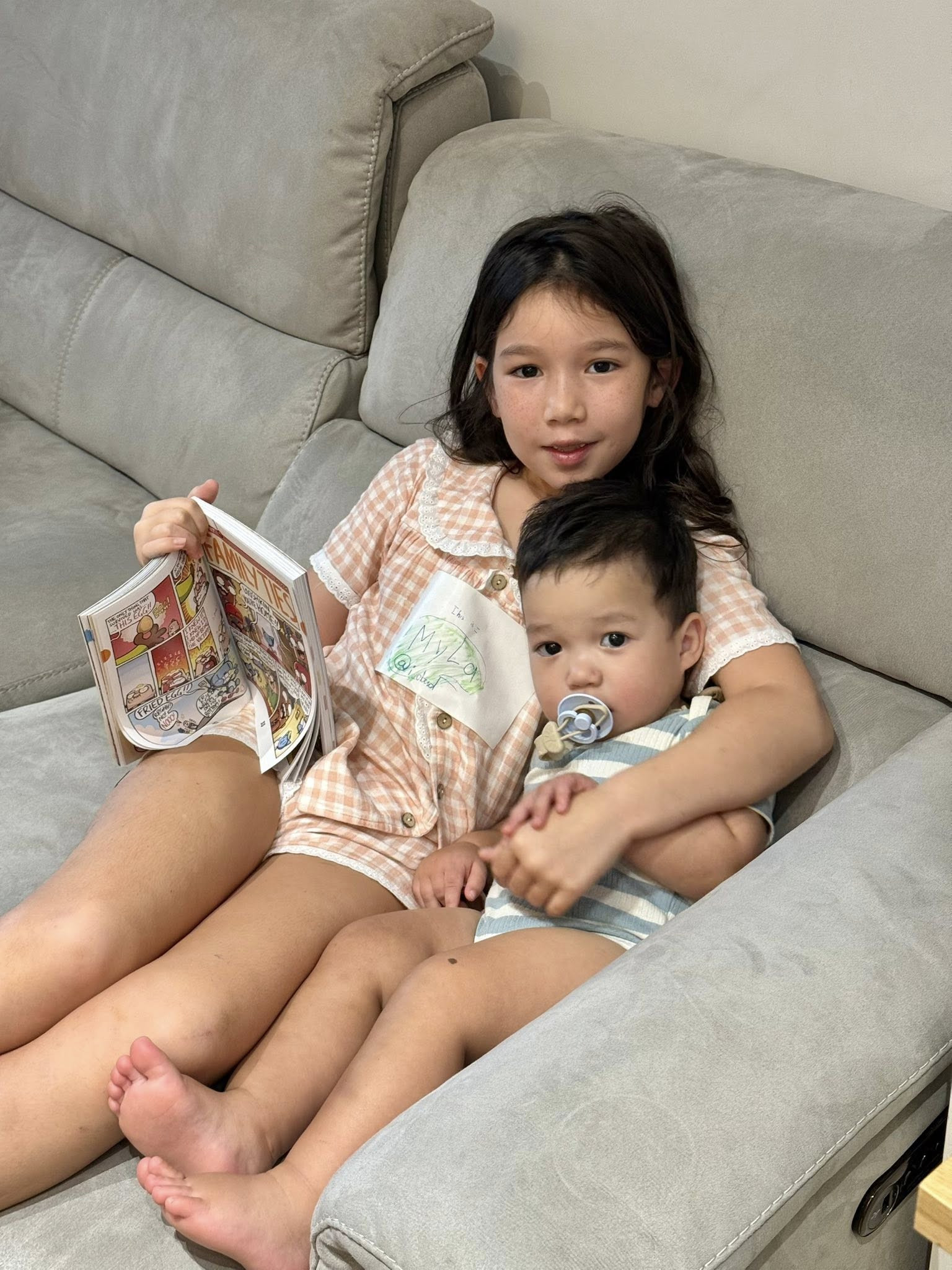 Con gái lai Tây của siêu mẫu Hà Anh: 7 tuổi biết chăm em cho mẹ, ngoại hình phổng phao - Ảnh 5.