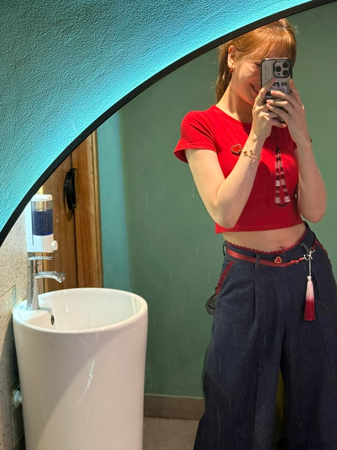 Hari Won lên đồ như teen girl ai tin nổi đã U40