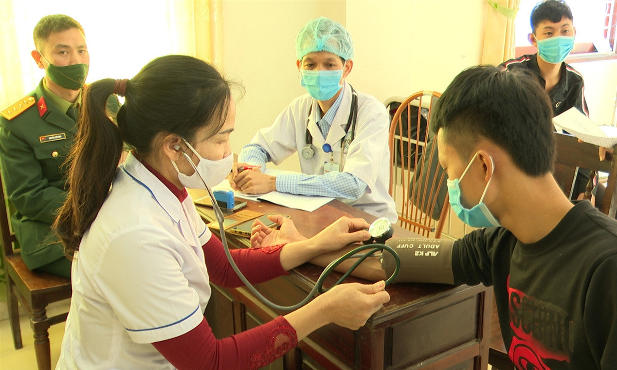 Chính phủ quy định phạt tiền 30-40 triệu đồng với hành vi gian dối về sức khỏe nhằm trốn tránh nghĩa vụ quân sự. (Ảnh: VGP)