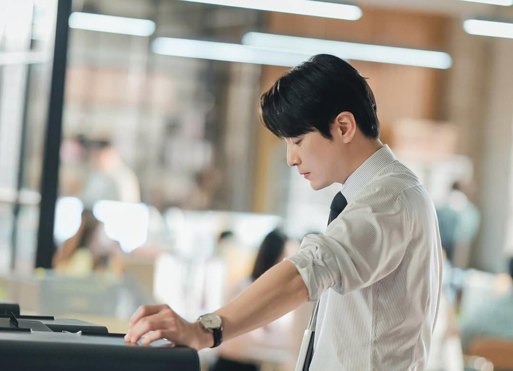 Quyết định thừa kế bất công của cha khiến số phận hai anh em rẽ sang hai hướng trái ngược - Ảnh 1.