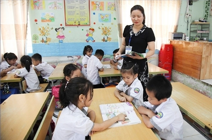 Việc tổ chức dạy học hai buổi mỗi ngày sẽ được thực hiện theo lộ trình. (Ảnh minh hoạ)