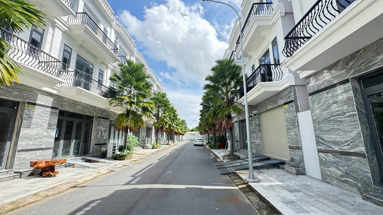 Sau khi bị phát hiện xây không phép cả khu đô thị, chủ đầu tư đã bị xử phạt hành chính.