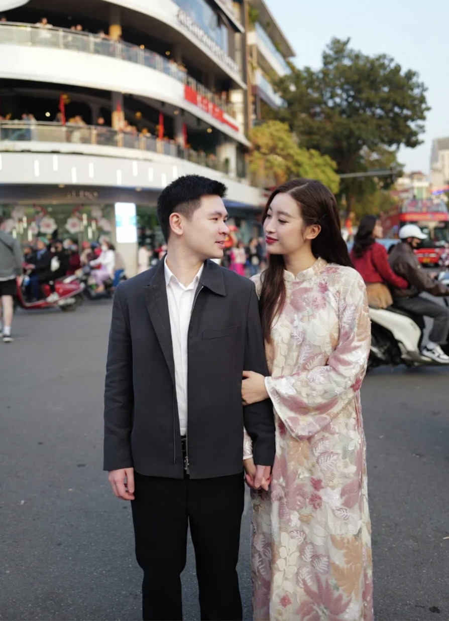 Chồng doanh nhân của Đỗ Mỹ Linh khoe ảnh vợ, fan chỉ ra một điểm chưa tinh tế- Ảnh 2.