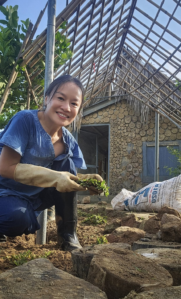 Mặt mộc căng tràn sức sống ở tuổi trung niên của nghệ sĩ Tú Oanh- Ảnh 9.