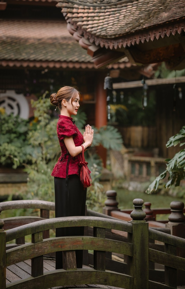 Với những người còn độc thân, tiết Lập thu là cơ hội để cầu duyên. (Ảnh: Đào Huy)