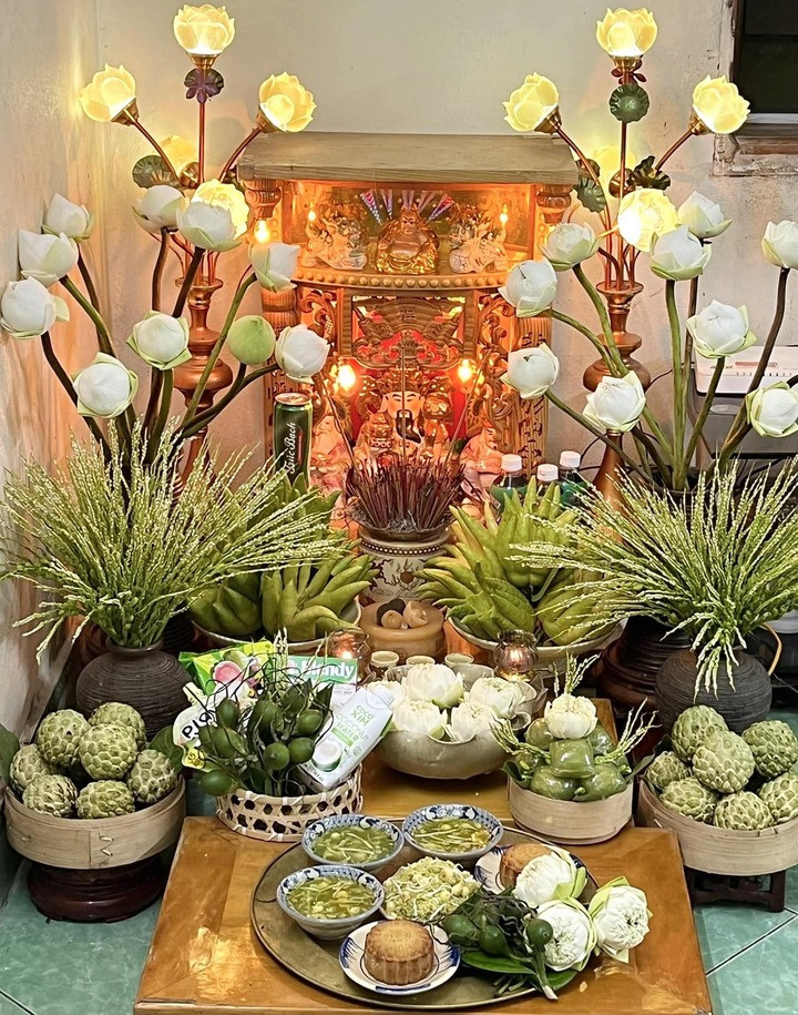 Mâm lễ cúng tiết Lập thu. (Ảnh minh họa: Loan Trần)