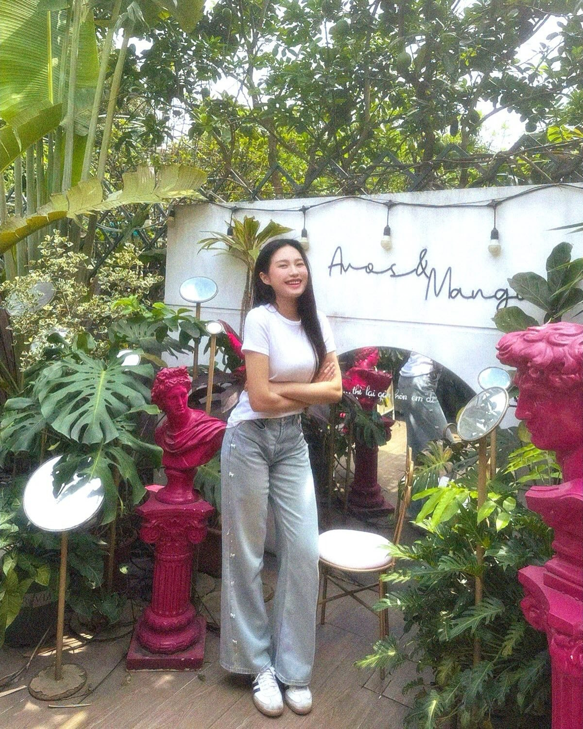 Đoàn Văn Hậu tung ảnh full body căng đét hậu sinh