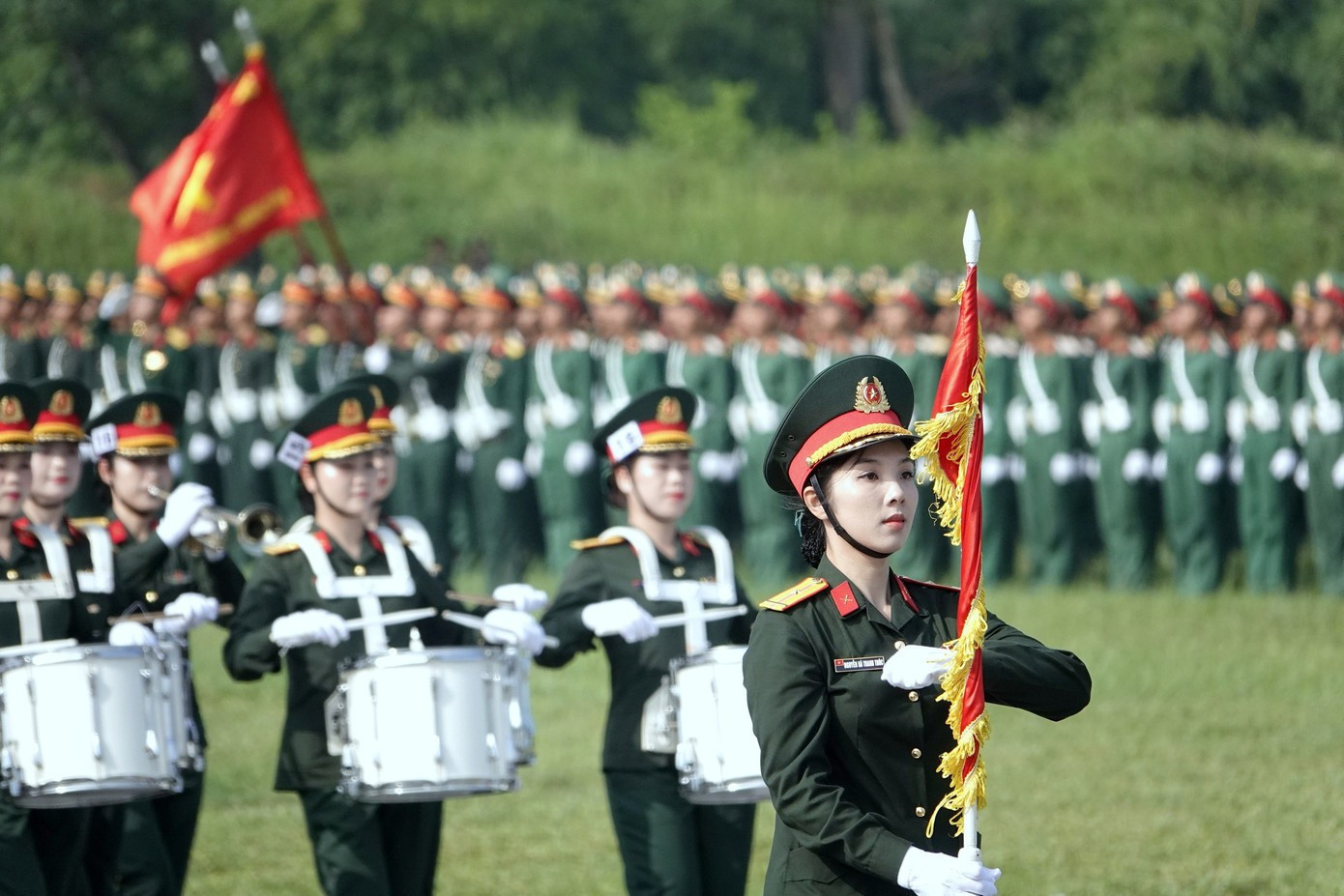 thanh-truc-nguyen-minh-cong-huong.jpg