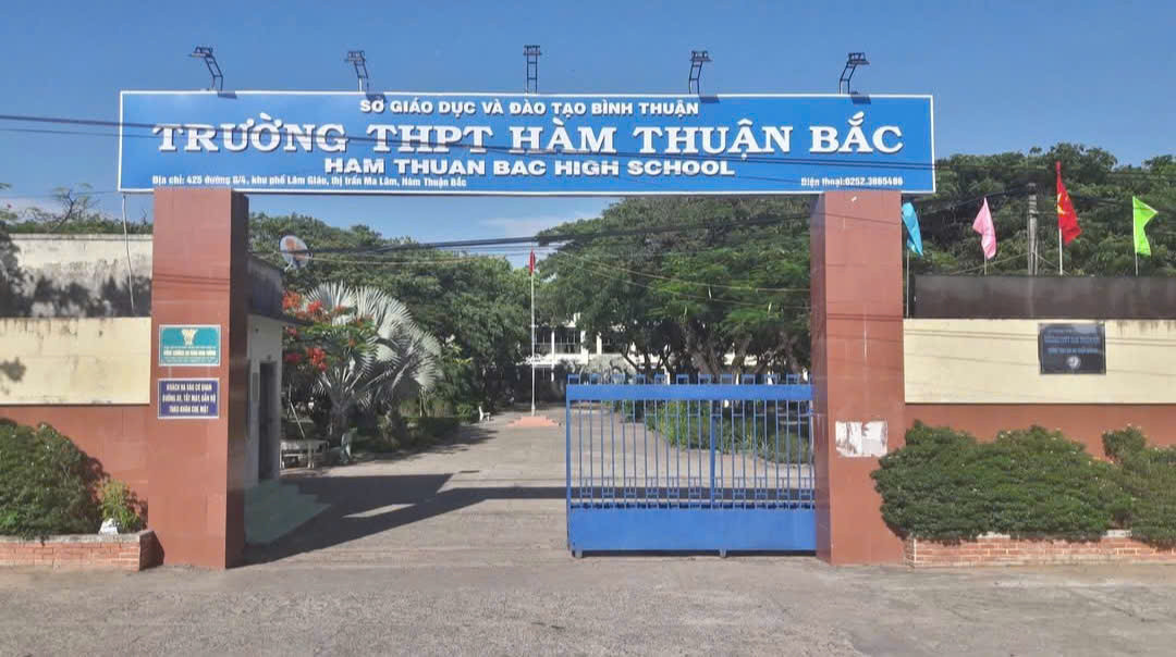 Không đủ giáo viên, học sinh bị xếp lớp trái nguyện vọng: Nhà trường nói gì?- Ảnh 1.