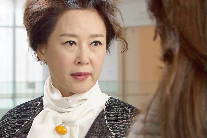 Lấy chồng giàu được 2 tháng tôi tủi thân vì thấy mình như người giúp việc mẹ chồng nói câu này khiến tôi sững sờ