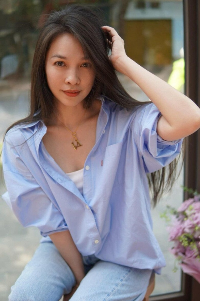 Muốn mặc đẹp hack tuổi như Hiền Thục hãy sắm 5 món đồ này