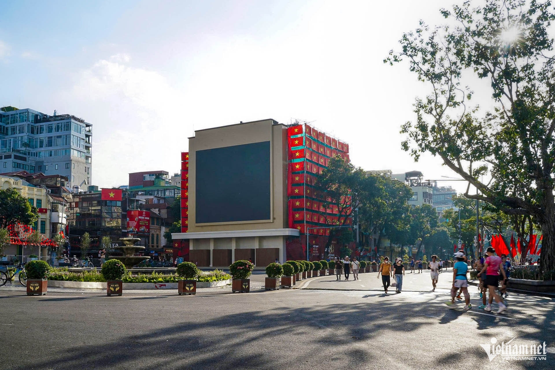 W-QuangTruong_dongkinhnghiathuc 2.jpg