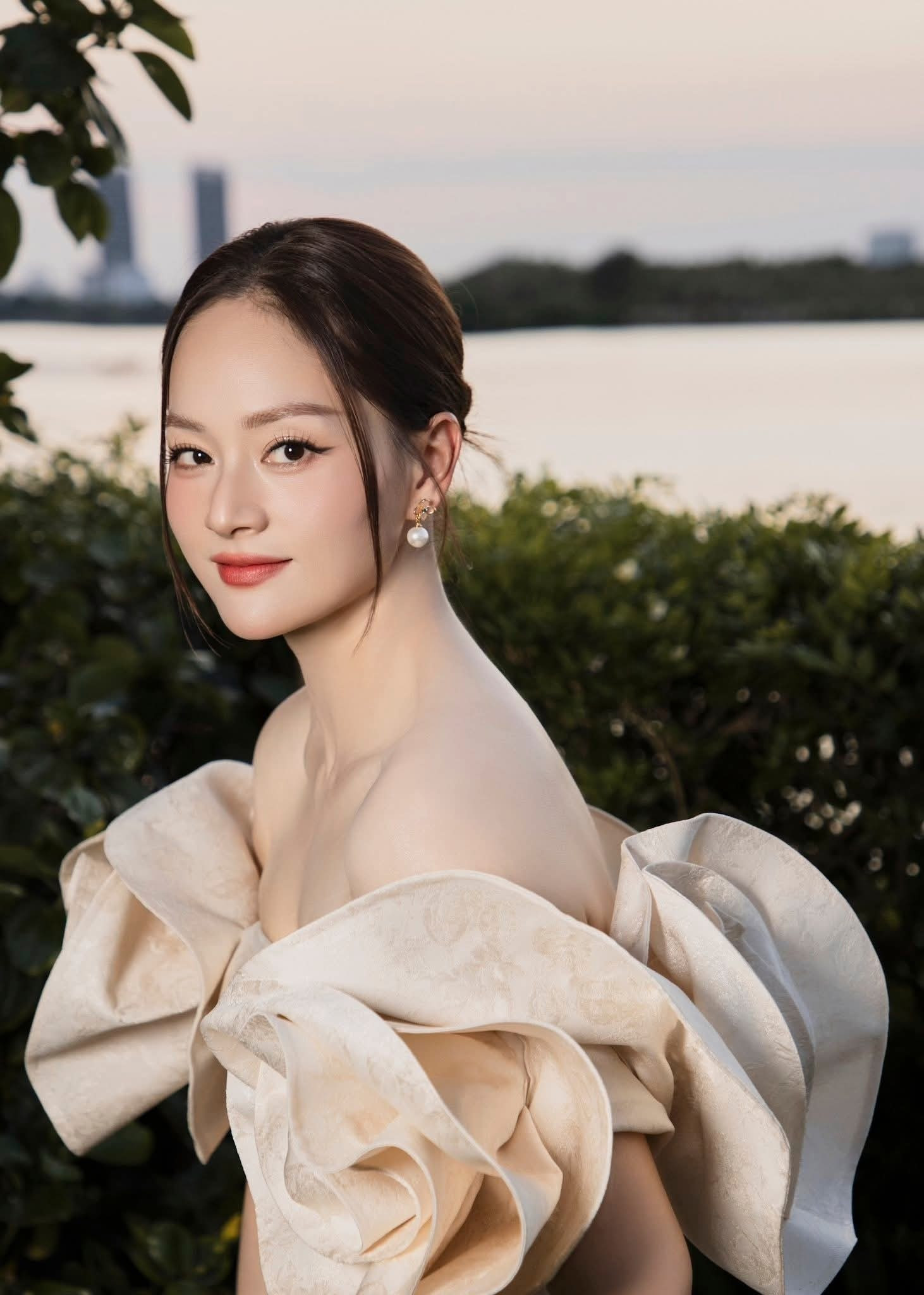 Lý do Lan Phương địu con tới tòa ly hôn chồng Tây