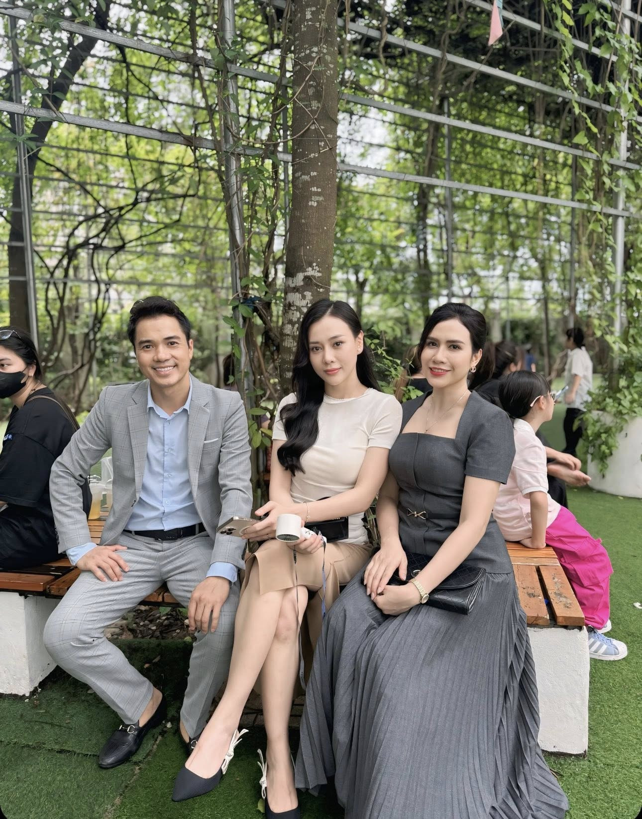 Trúc Mai và cuộc sống viên mãn bên chồng con Sau vai diễn trong Gió ngang khoảng trời xanh - Ảnh 3.
