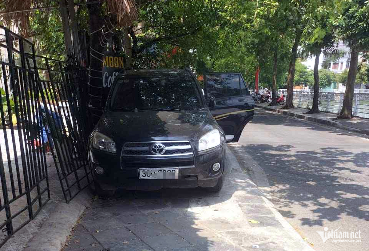 W-Untitled 1 copy.png