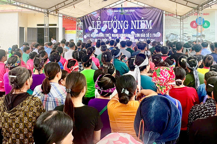 Lễ tưởng niệm các nạn nhân thiệt mạng do hoàn lưu cơn bão Yagi tại thôn Làng Nủ, xã Phúc Khánh, Lào Cai. (Ảnh: D.Đ.H.)