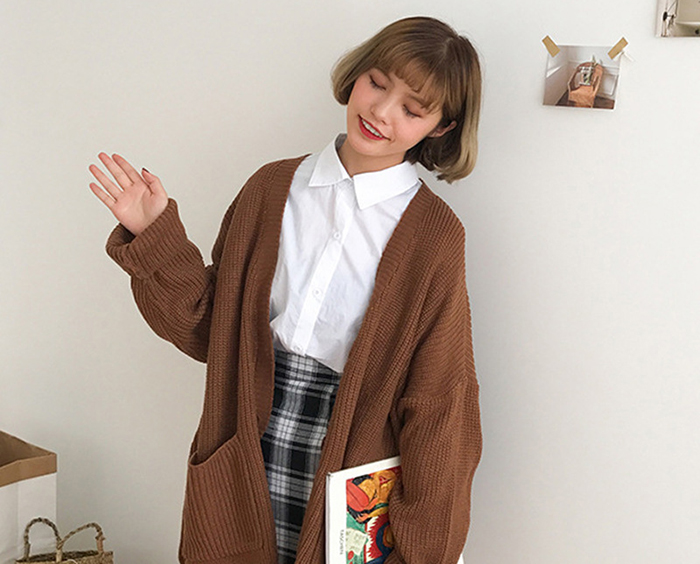 Đây mới là cách kết hợp áo khoác với áo sơ mi nữ hợp thời cho nàng tự tin xuống phố - Ảnh 1.