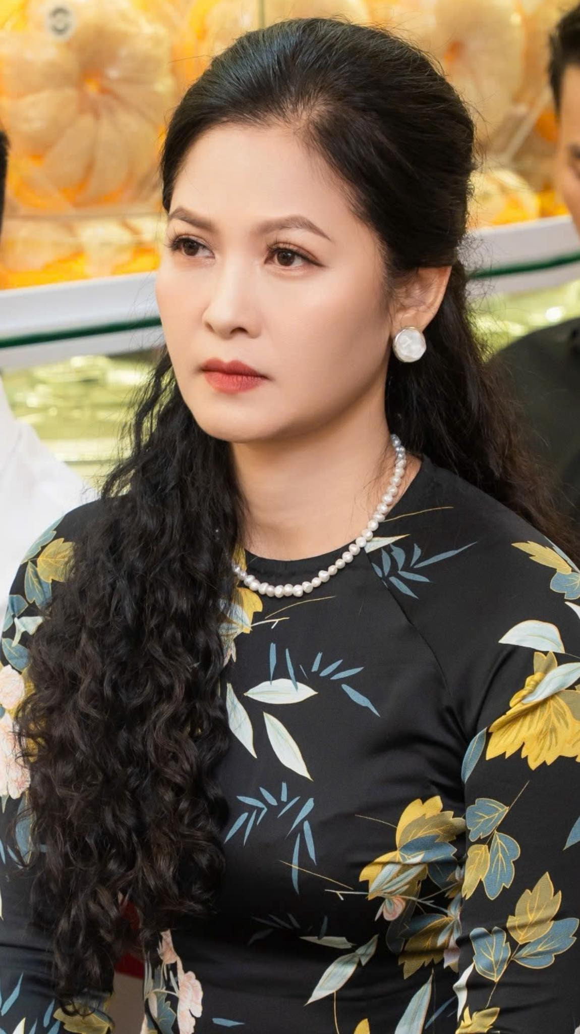 Nữ diễn viên Mưa Đỏ đáp trả bình luận xinh mà bị chồng bỏ thì có vấn đề
