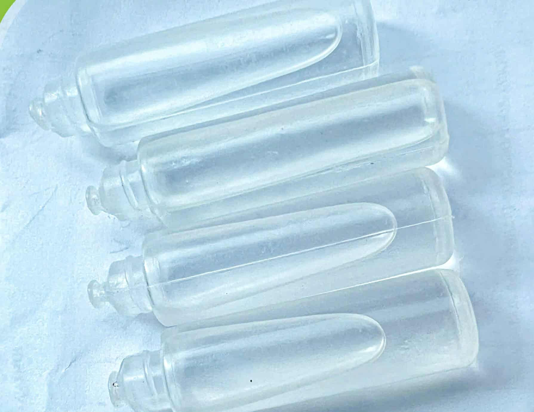 Uống nhầm ống thuốc treo ở nhà vệ sinh, bé gái 10 tuổi rơi vào nguy kịch - Ảnh 2.