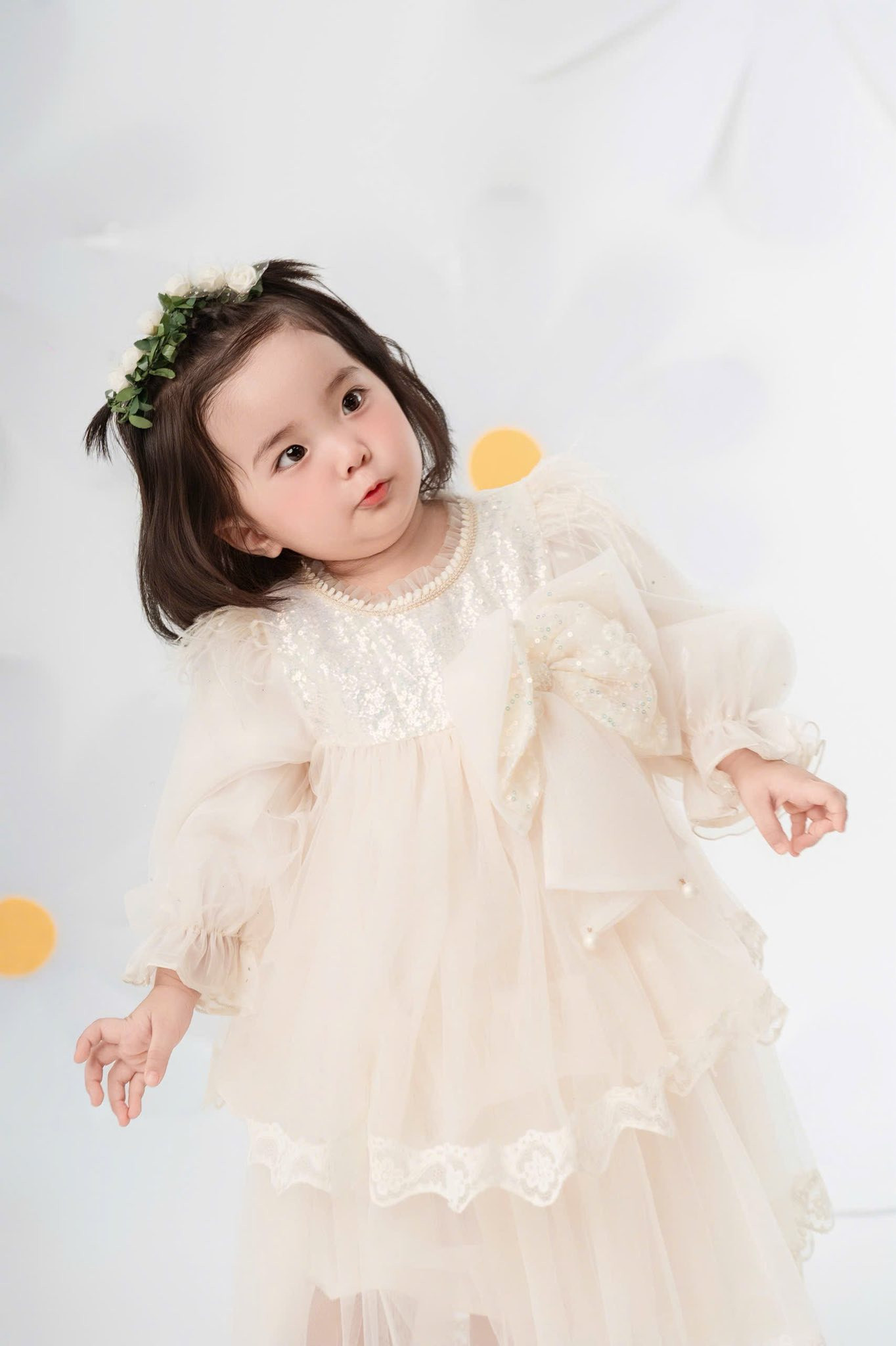 Con gái út nhà Khánh Thi - Phan Hiển đáng yêu như thiên thần ở tuổi lên 2 - Ảnh 5.