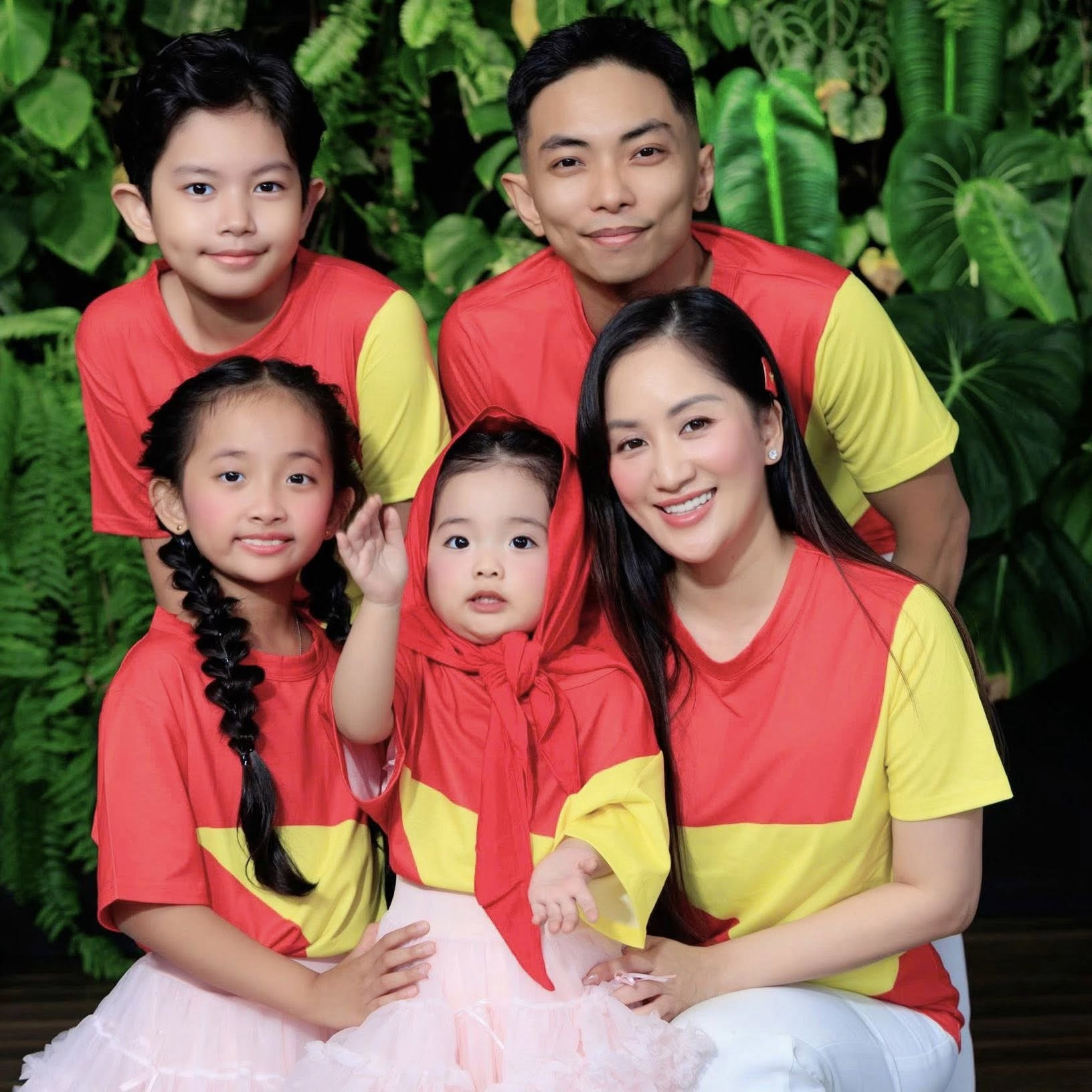 Con gái út nhà Khánh Thi - Phan Hiển đáng yêu như thiên thần ở tuổi lên 2 - Ảnh 10.