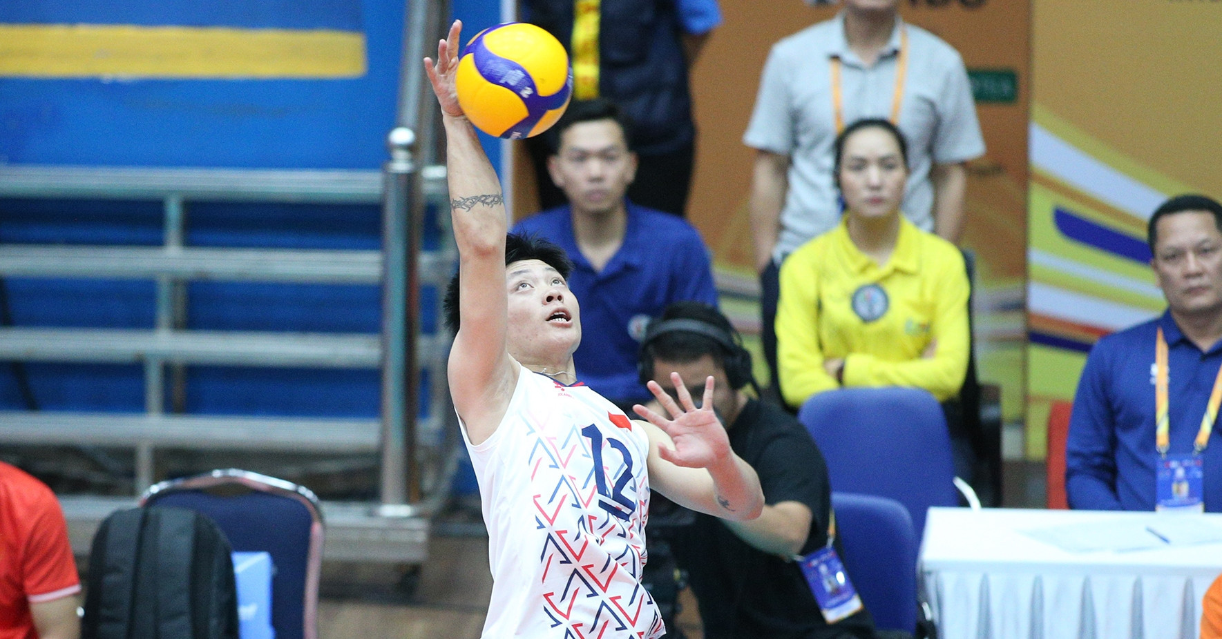 Liên đoàn bóng chuyền VN lên tiếng về lệnh cấm VĐV Đặng Thị Hồng