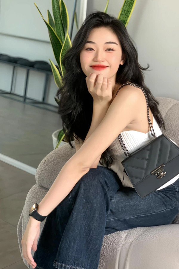 Cô gái 2K4 vừa đăng quang Miss Grand Việt Nam có gu thời trang sexy, cá tính ra sao? - Ảnh 5.