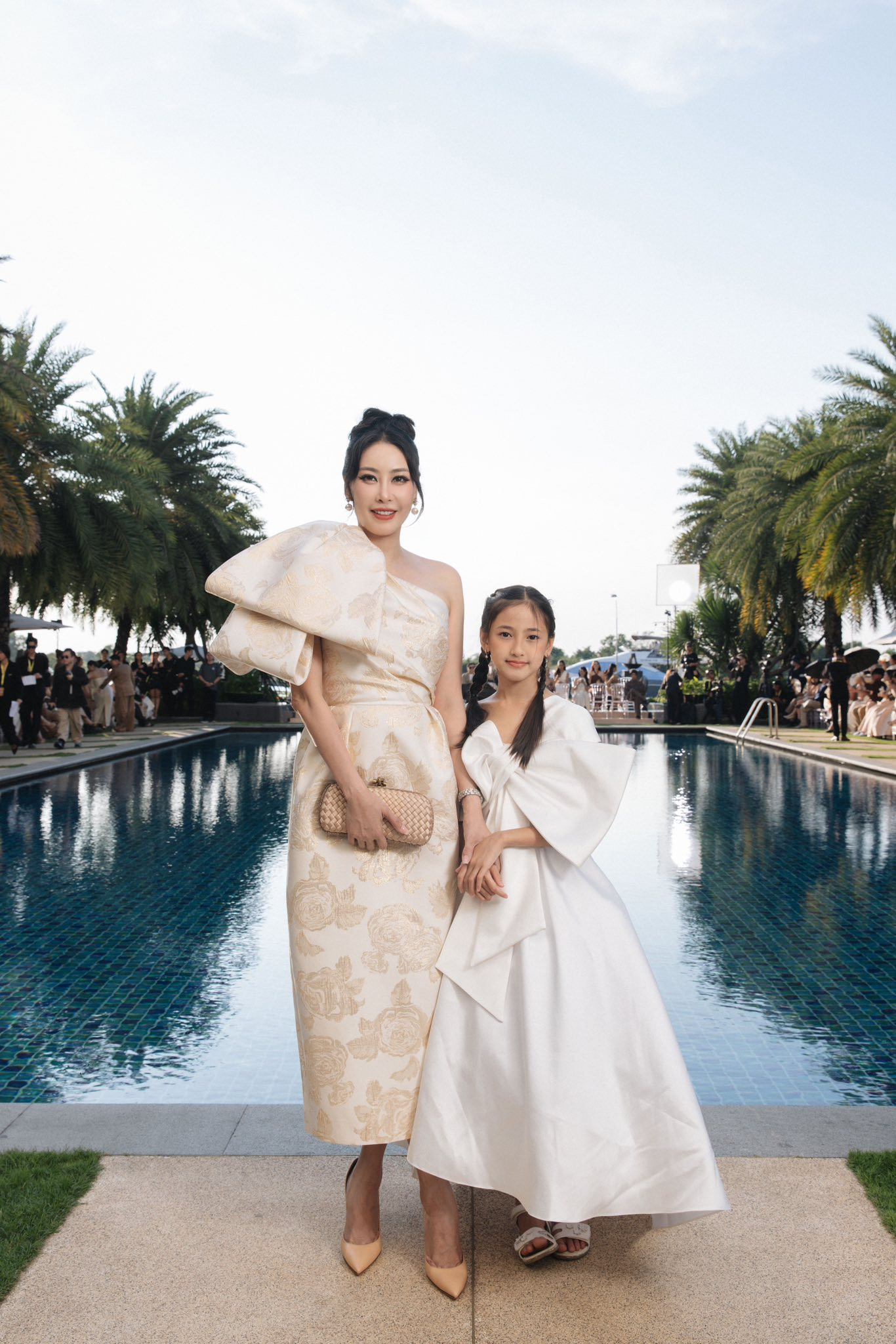 Con gái Hà Kiều Anh ở tuổi lên 10, fan trầm trồ 'ăn đứt' mẹ Hoa hậu - Ảnh 4.