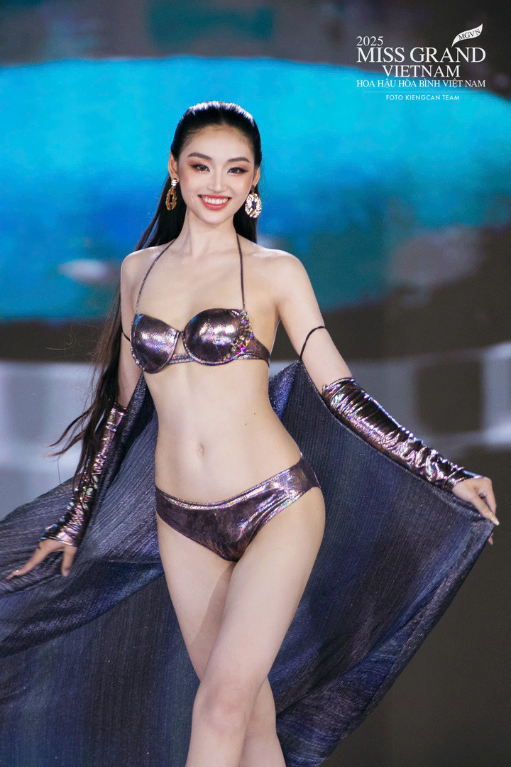 Yến Nhi sở hữu sắc vóc gợi cảm.