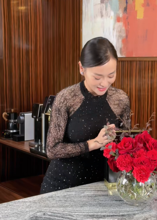 Cách chơi hoa tinh tế của Phương Oanh trong không gian sống sang trọng - Ảnh 3.
