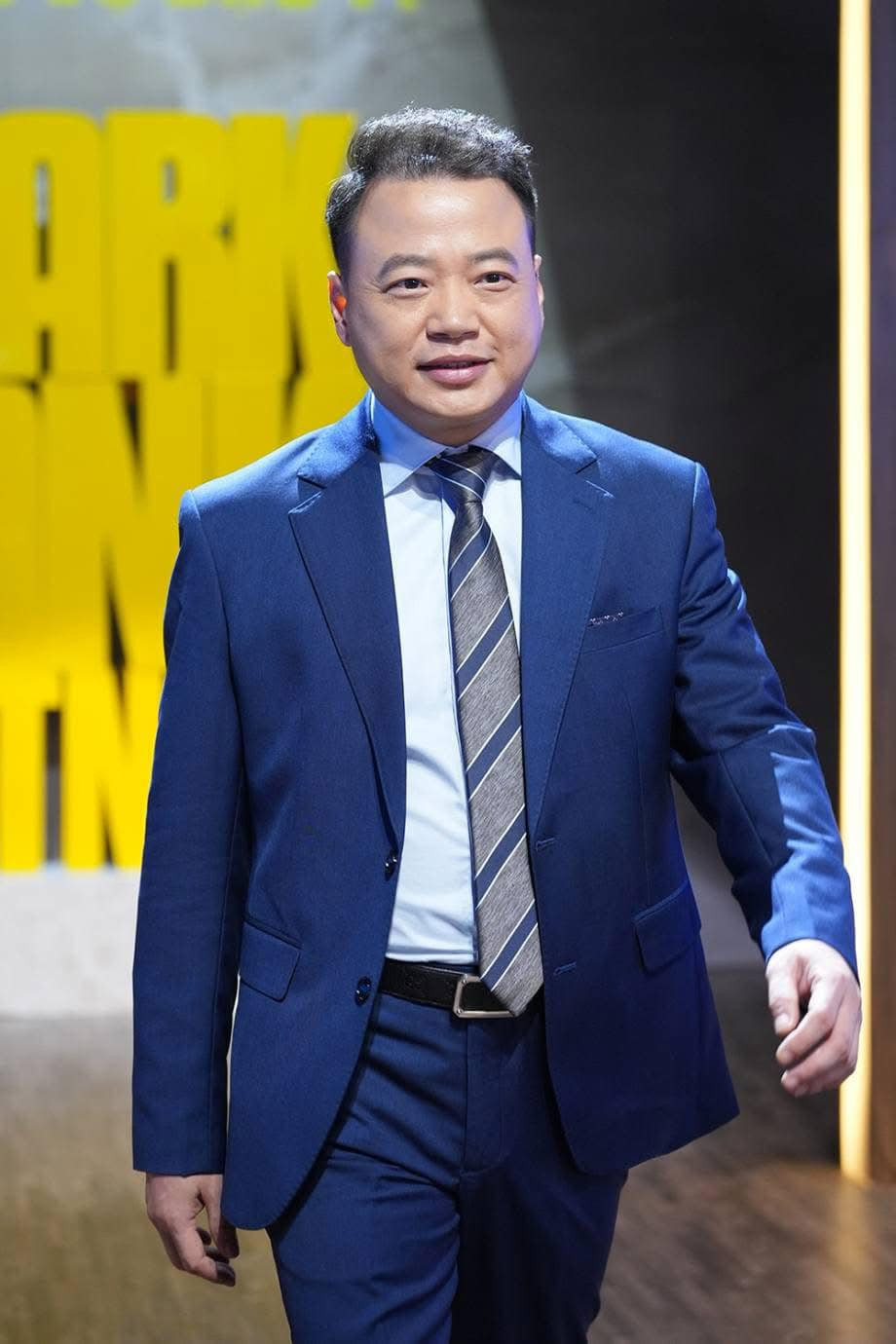 Chồng doanh nhân giàu có của nữ chính phim 'Gió ngang khoảng trời xanh' - Ảnh 4.