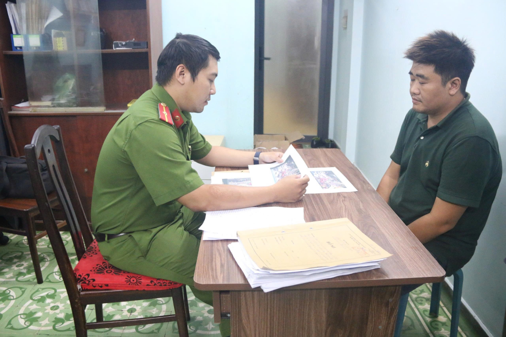 hanh hung cu ong 1 (1).png