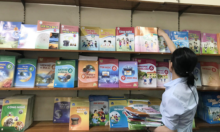 Chính phủ yêu cầu cung cấp một bộ sách giáo khoa thống nhất toàn quốc sử dụng từ năm học 2026-2027. (Ảnh: Lê Minh)