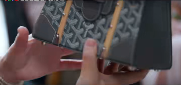 Chiếu túi Phương Oanh flex với hội phú bà Gió Ngang Khoảng Trời Xanh xịn xò cỡ nào