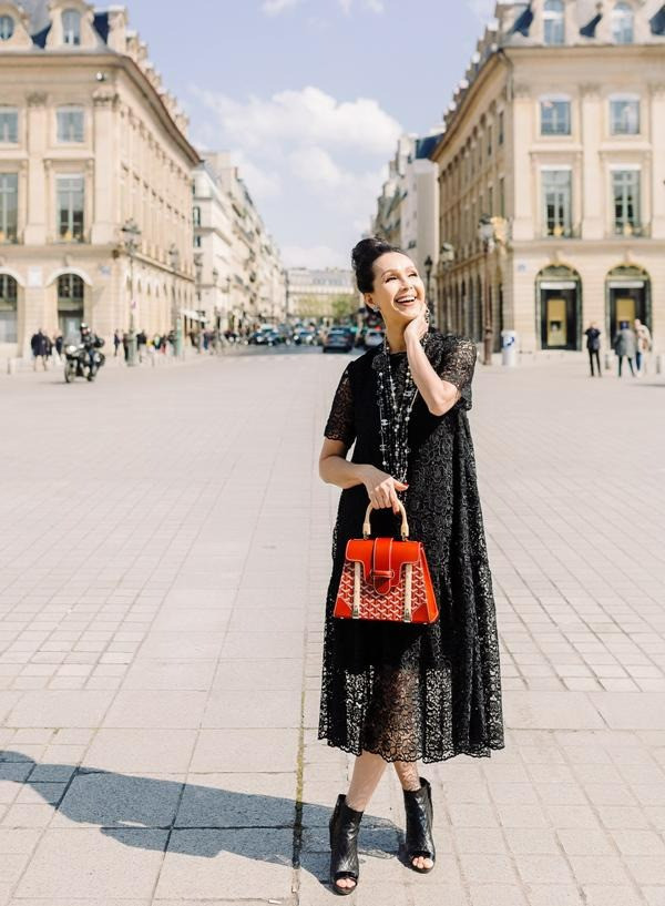 Chiếu túi Phương Oanh flex với hội phú bà Gió Ngang Khoảng Trời Xanh xịn xò cỡ nào