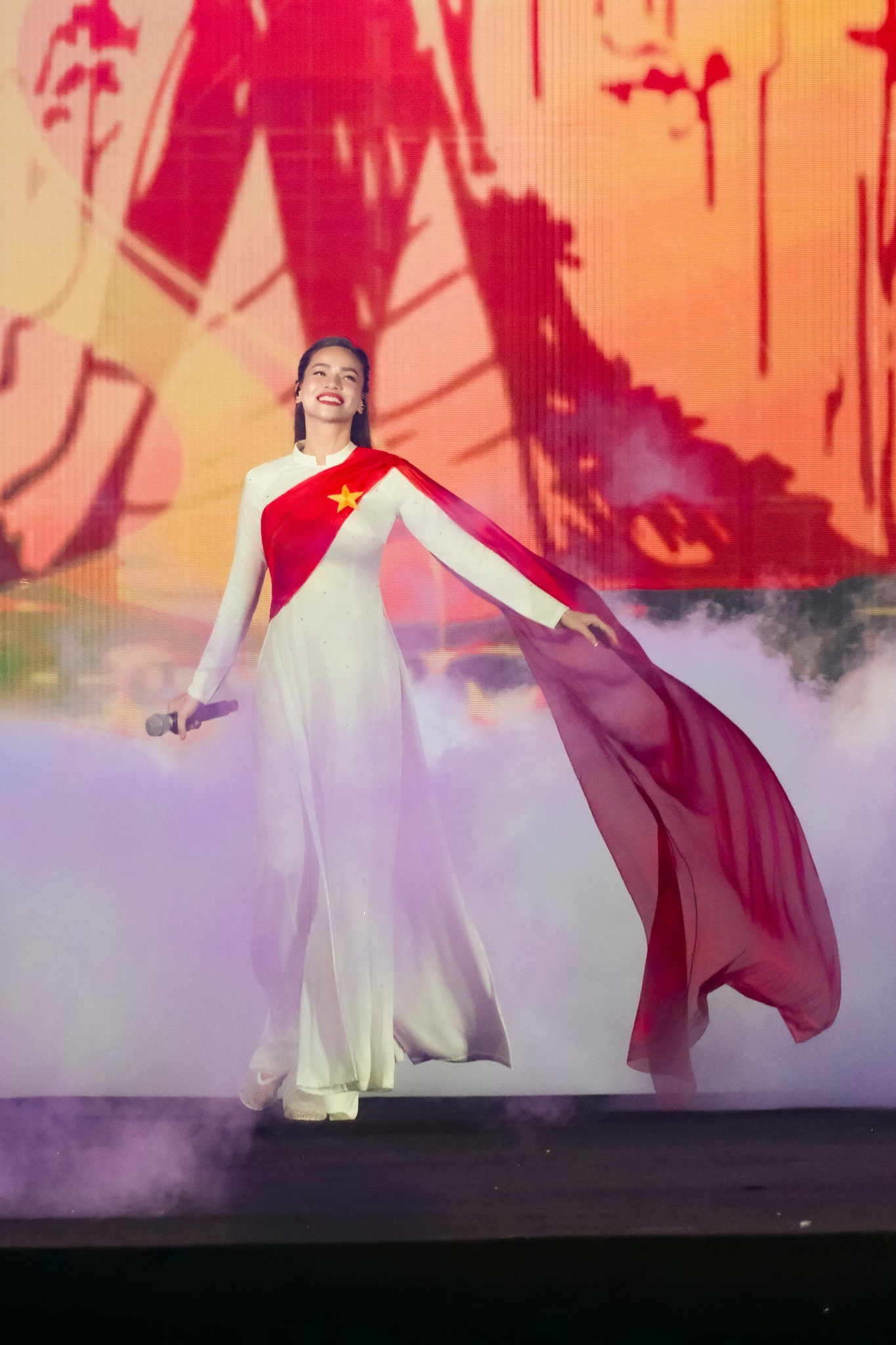 Hồ Ngọc Hà đáp trả khi bị so sánh với Mỹ Tâm