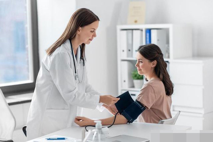 Huyết áp cao 1 điều cấm kỵ buổi ssáng 2 điều không làm buổi trưa 3 điều tránh buổi tối