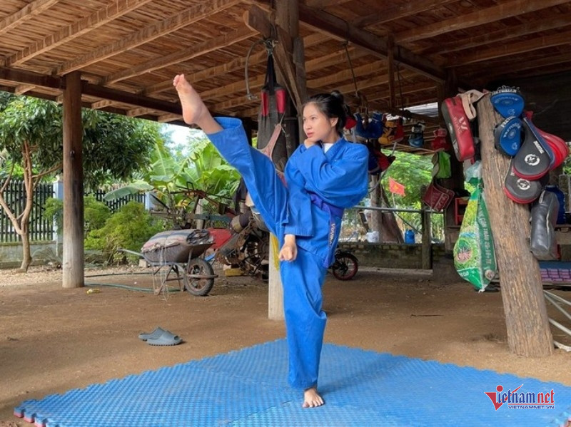 W-Nữ cử nhân tình nguyện nhập ngũ 4.jpg