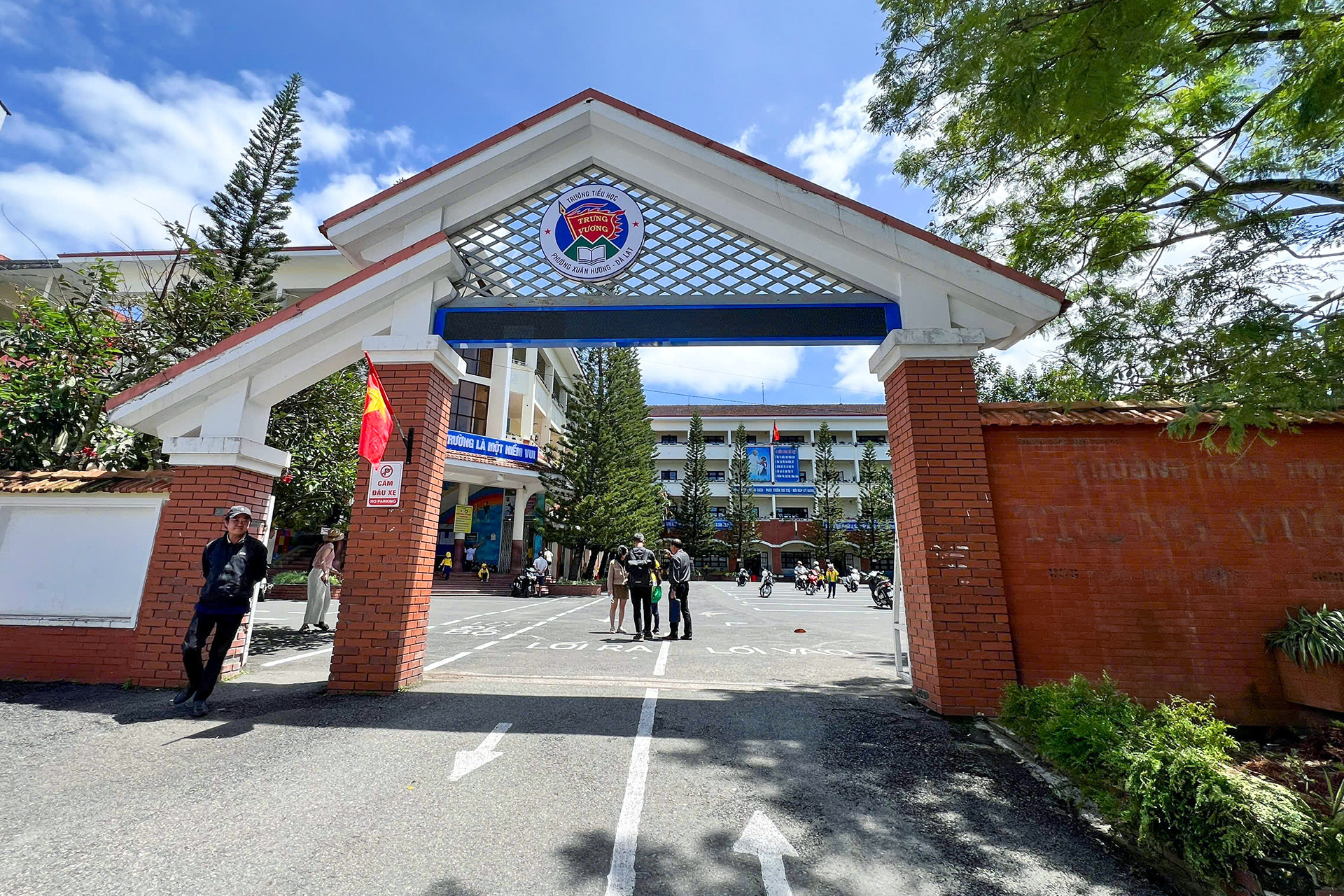 Truong tieu hoc o Da Lat 1.jpg