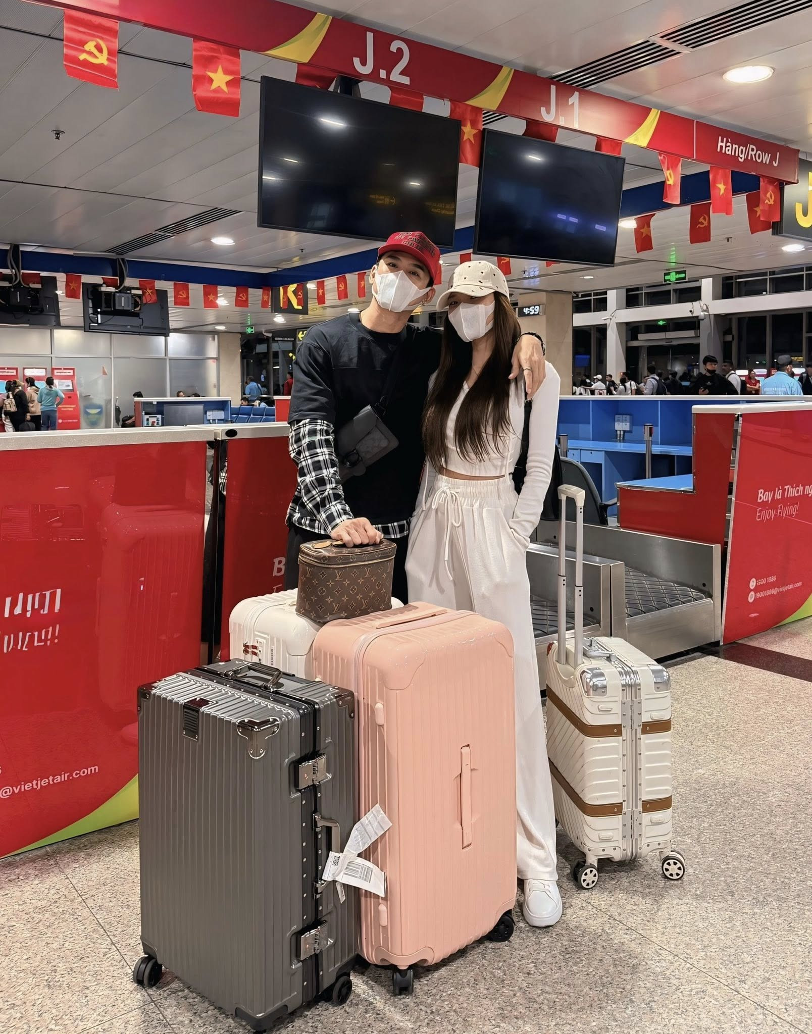 Thúy Diễm và Lương Thế Thành: Động thái sau tin đồn ly hôn - Ảnh 2.