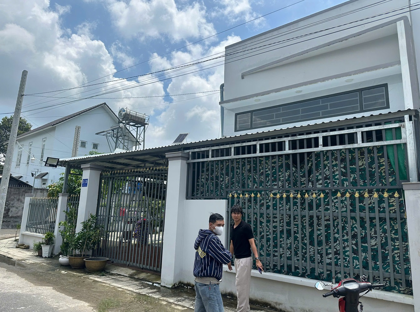 Xây nhầm nhà trên đất người khác ở TPHCM: Lô góc làm sân chơi, xây nhà qua hàng xóm