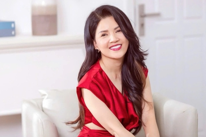 Nữ diễn viên trẻ trung, rạng rỡ ở tuổi 52.