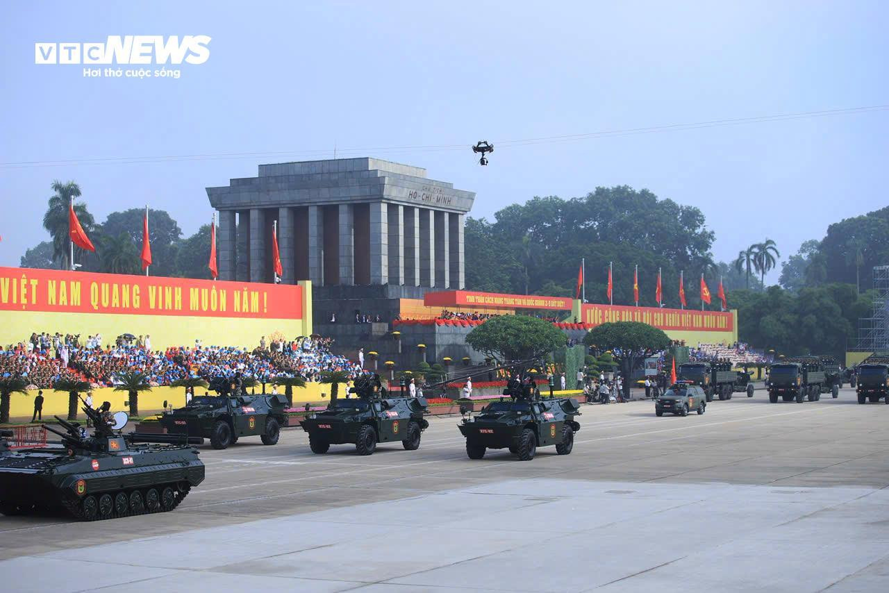 Dàn khí tài hiện đại của quân đội phô diễn sức mạnh trên Quảng trường Ba Đình - 5