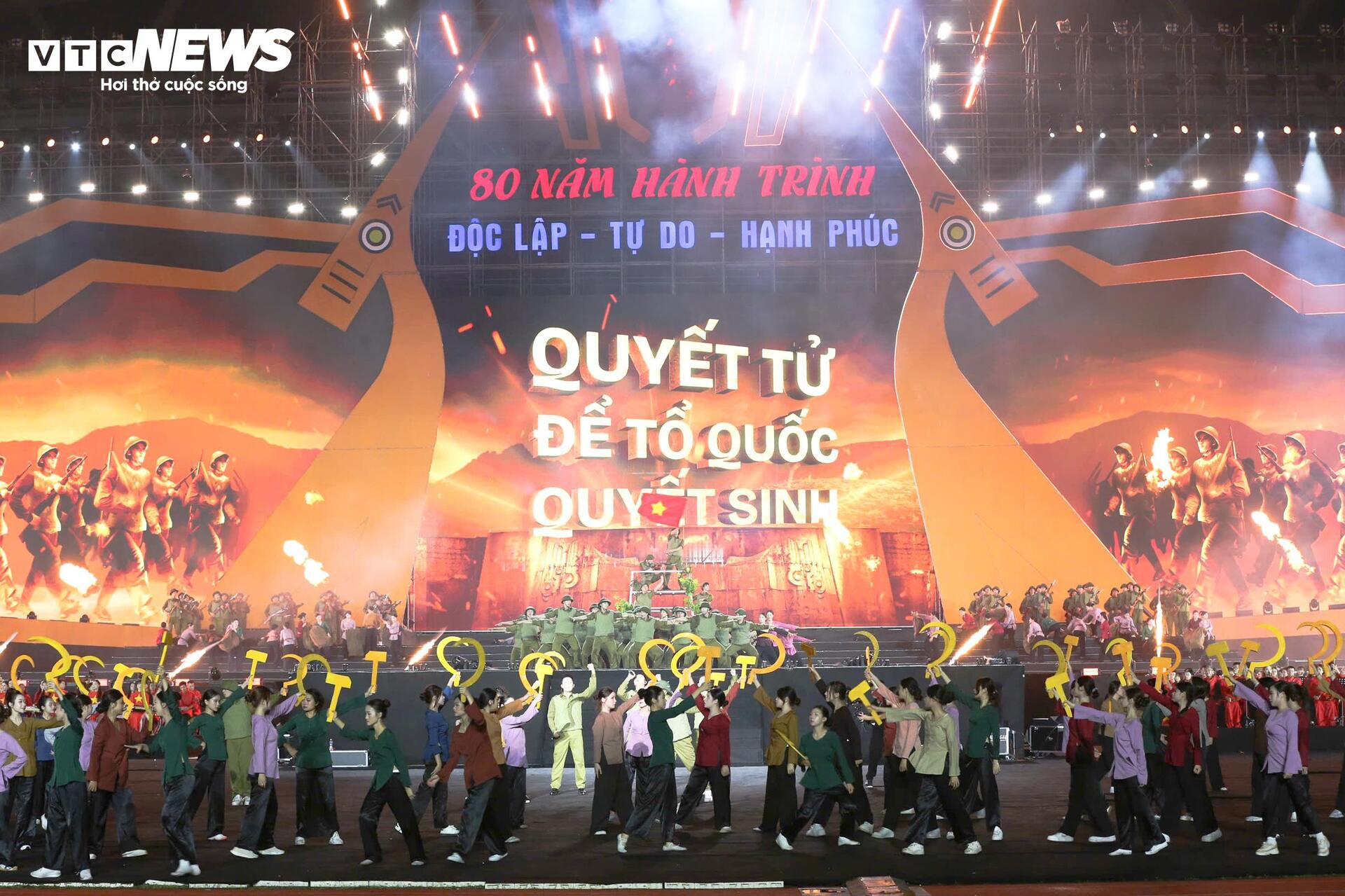 Mỹ Đình rực lửa tự hào trong Concert quốc gia '80 năm hành trình Độc lập - Tự do - Hạnh phúc' - 10