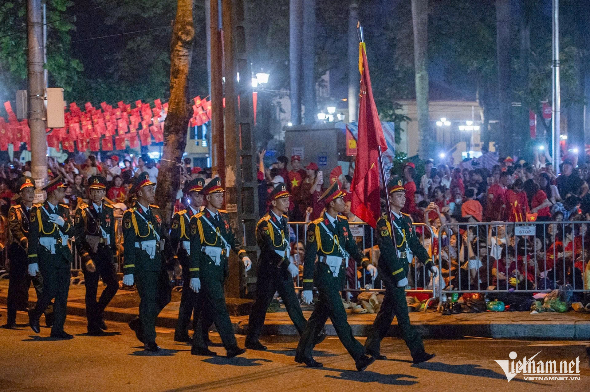 W-Khối diễu binh sĩ quan Lục quân..jpg