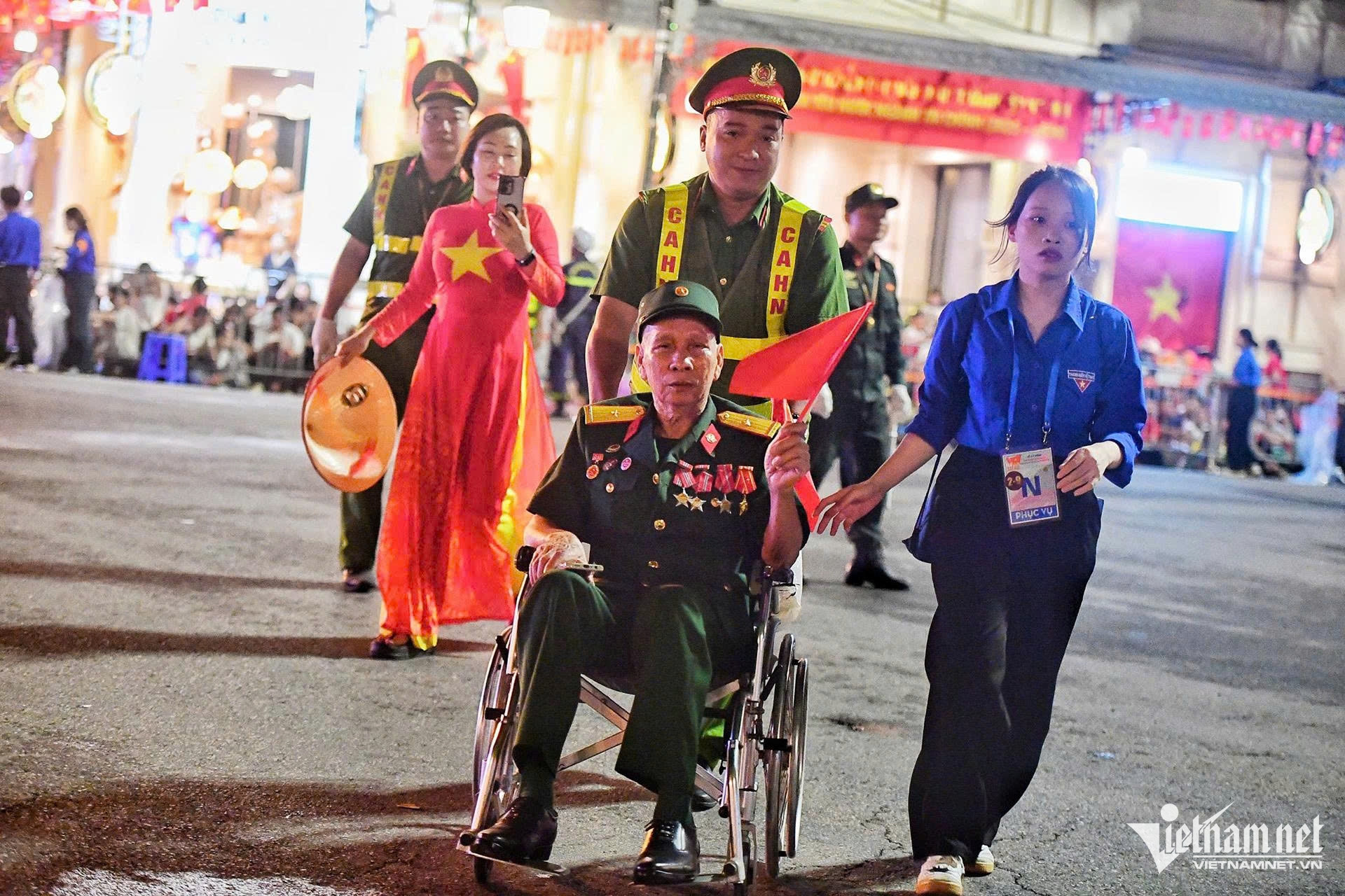 W-2h30 cuubinh.jpg