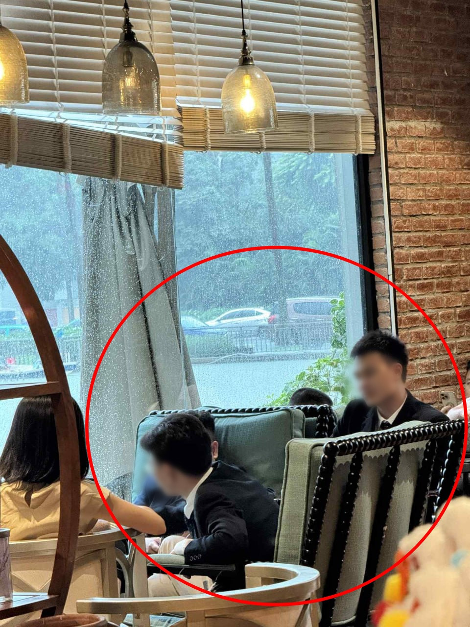 Chân dung đàn em vừa bị bắt của tổng tài sau vụ đánh người ở quán cà phê