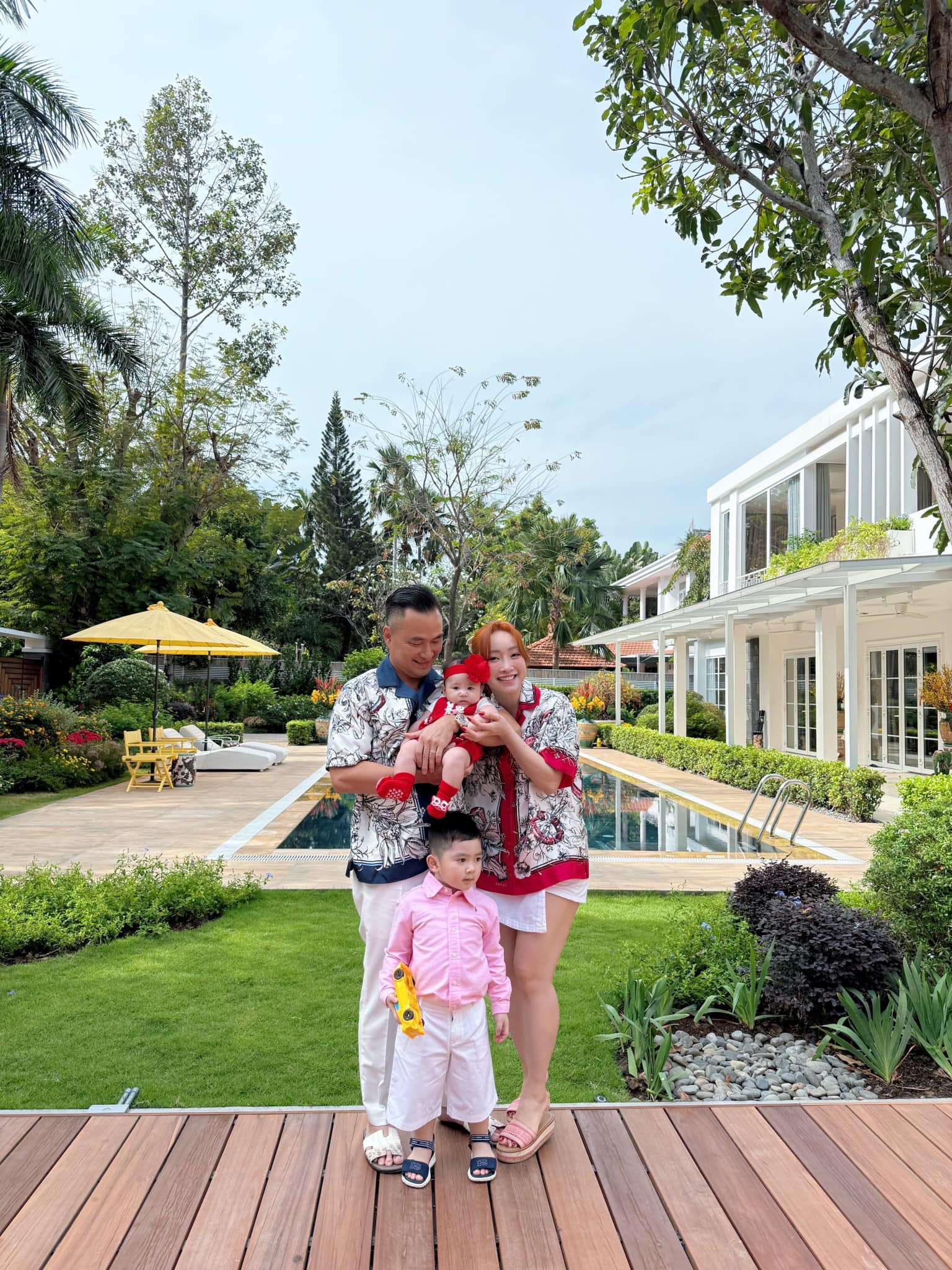 Diễn viên Chi Bảo ở tuổi 52 sở hữu bất động sản trải từ Bắc vào Nam, phong độ bên vợ đẹp kém 16 tuổi - Ảnh 10.